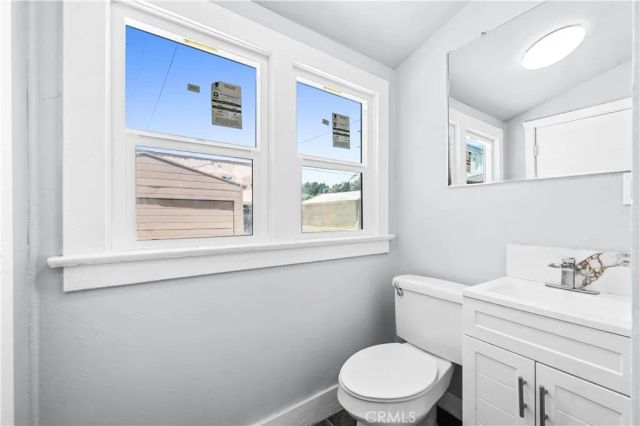 941 W 55th Street, Los Angeles, CA 90037