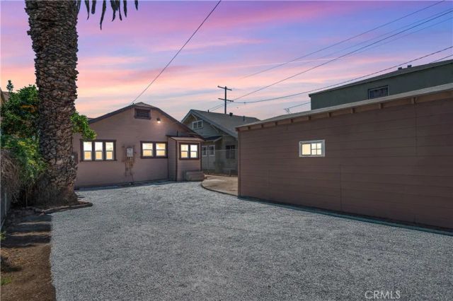 941 W 55th Street, Los Angeles, CA 90037