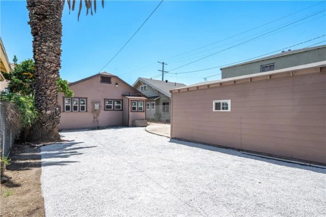 941 W 55th Street, Los Angeles, CA 90037