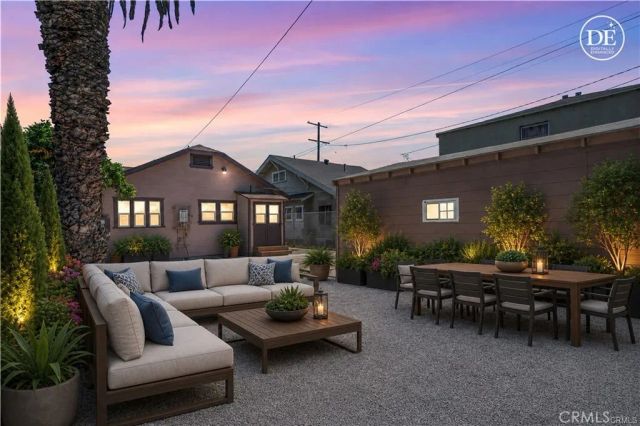 941 W 55th Street, Los Angeles, CA 90037