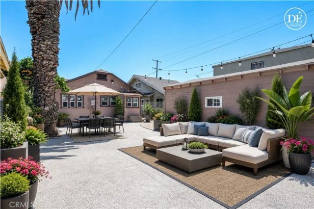 941 W 55th Street, Los Angeles, CA 90037