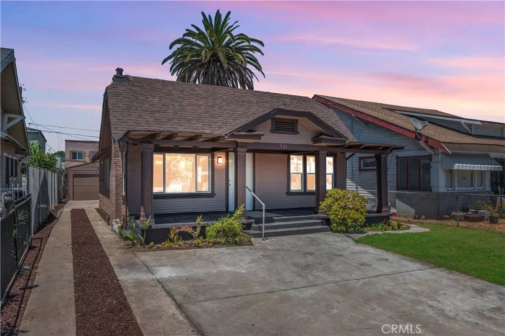 941 W 55th Street, Los Angeles, CA 90037