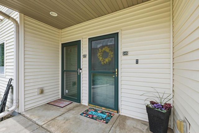 245 Alpine Meadow Circle, Oregon, WI 53575