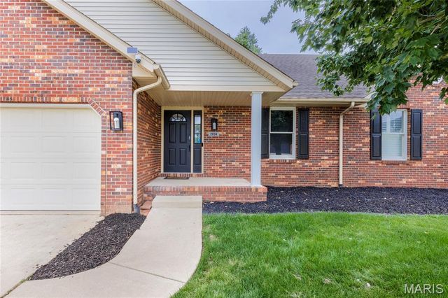 2634 Dennis Drive Drive, Alton, IL 62002