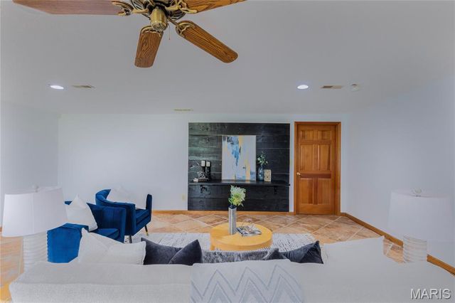 2634 Dennis Drive Drive, Alton, IL 62002