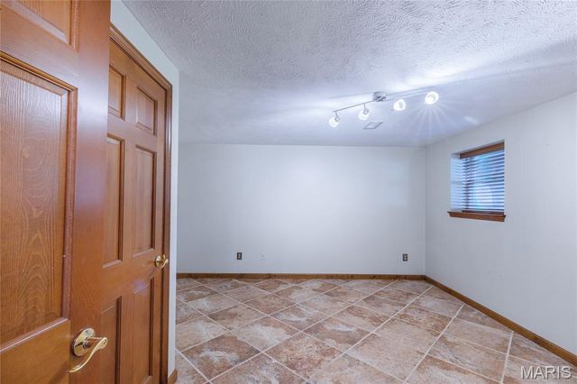 2634 Dennis Drive Drive, Alton, IL 62002