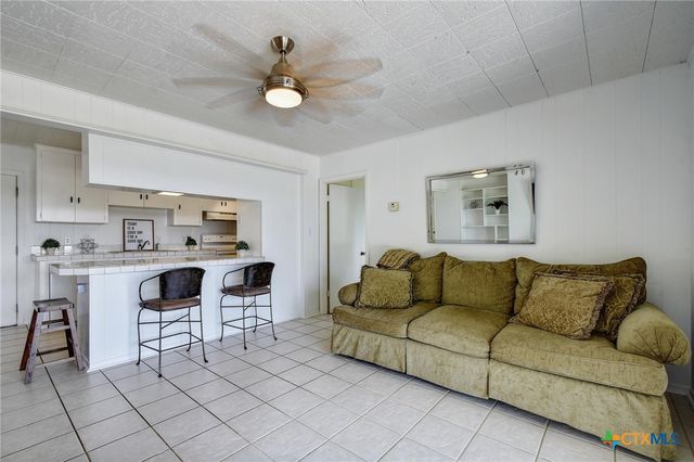 284 Lake Forest, Canyon Lake, TX 78133