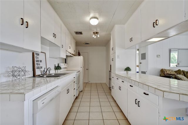 284 Lake Forest, Canyon Lake, TX 78133