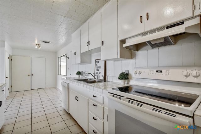 284 Lake Forest, Canyon Lake, TX 78133