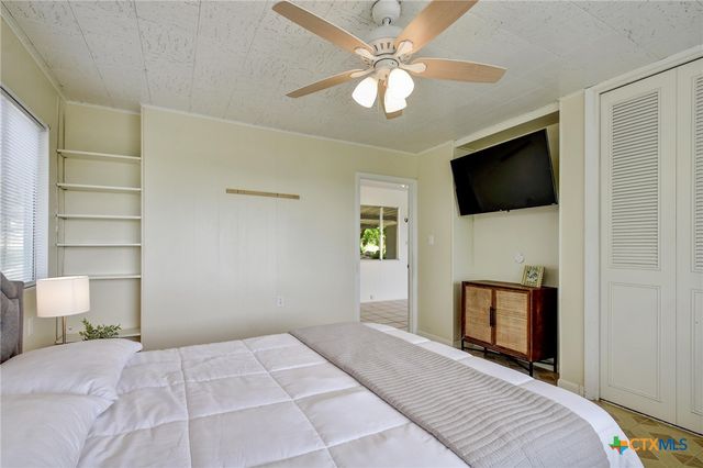 284 Lake Forest, Canyon Lake, TX 78133