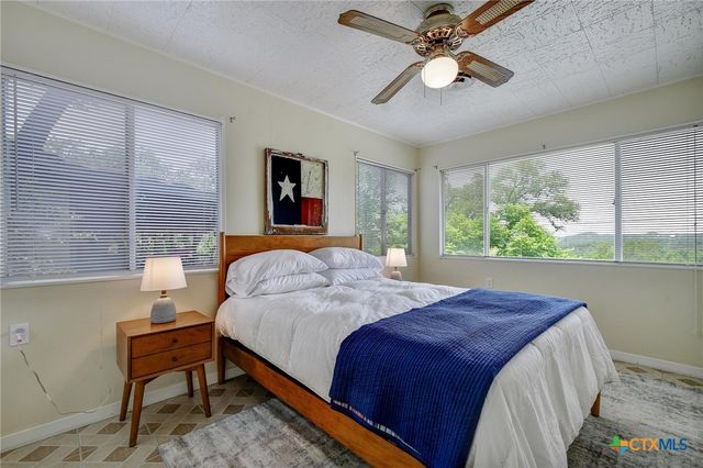 284 Lake Forest, Canyon Lake, TX 78133