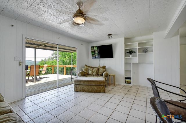 284 Lake Forest, Canyon Lake, TX 78133