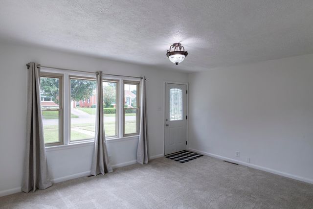 804 Della Drive, Lexington, KY 40504