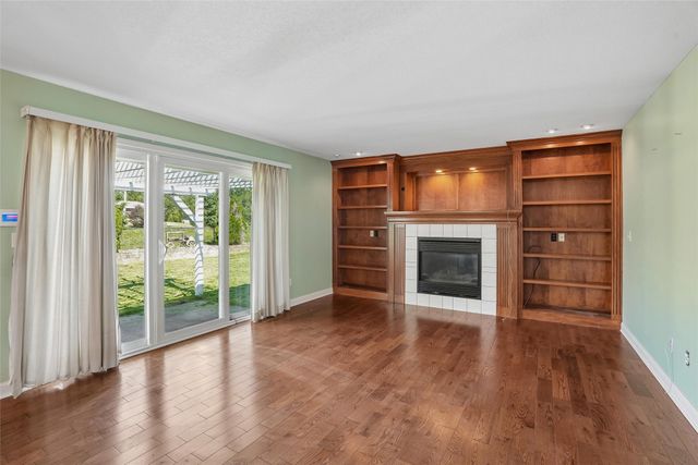 6000 Nottingham Drive, Johnston, IA 50131
