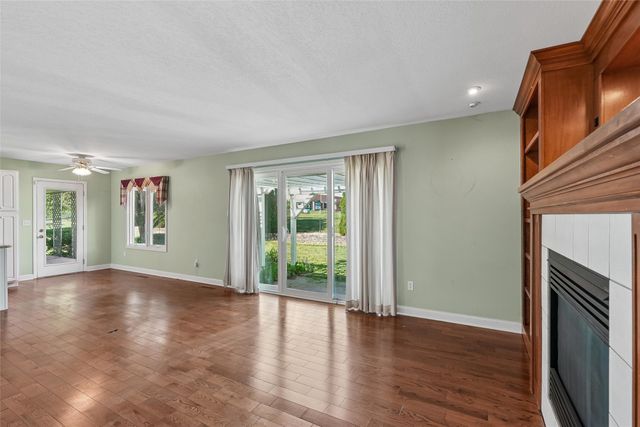 6000 Nottingham Drive, Johnston, IA 50131
