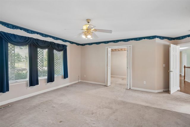 6000 Nottingham Drive, Johnston, IA 50131