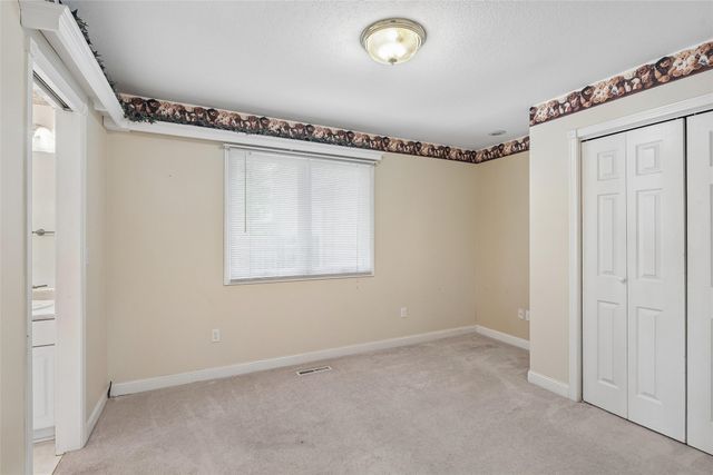 6000 Nottingham Drive, Johnston, IA 50131