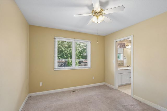 6000 Nottingham Drive, Johnston, IA 50131