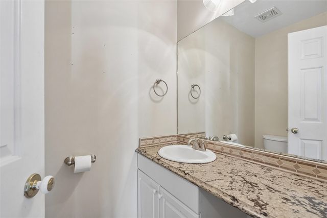6000 Nottingham Drive, Johnston, IA 50131