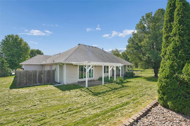 6000 Nottingham Drive, Johnston, IA 50131