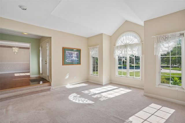 6000 Nottingham Drive, Johnston, IA 50131