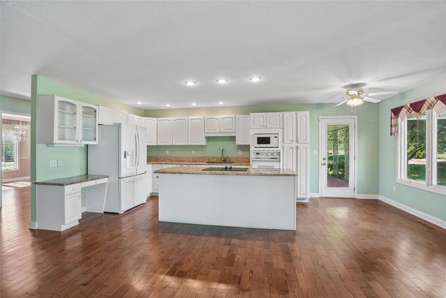 6000 Nottingham Drive, Johnston, IA 50131
