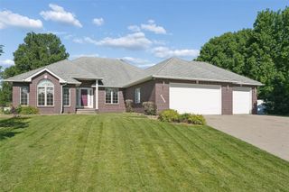 6000 Nottingham Drive, Johnston, IA 50131