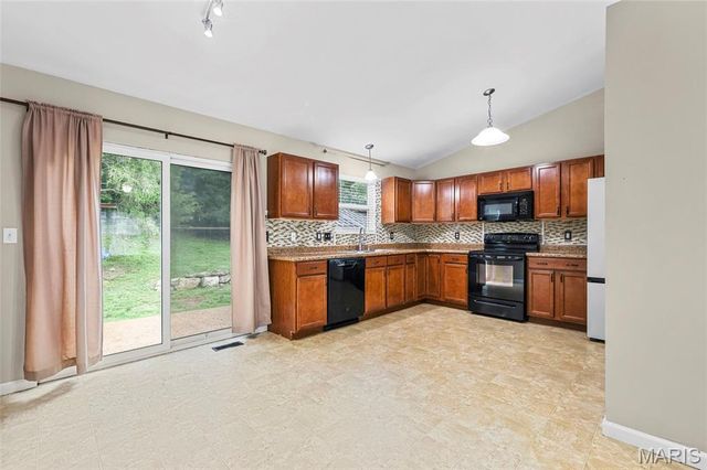 5646 Hawks Landing Drive, Hillsboro, MO 63050