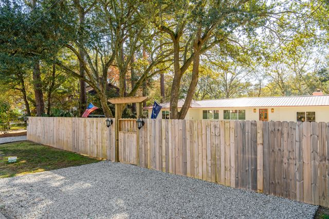 1683 Pearlott Street, Charleston, SC 29407