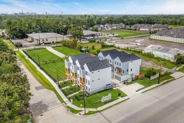 3905 Pinemont Drive F, Houston, TX 77018