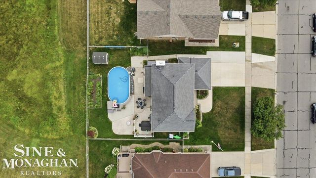 35435 St Clair Drive, New Baltimore, MI 48047