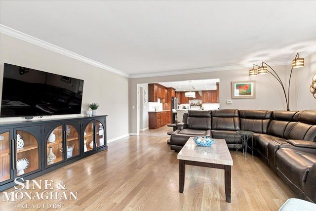35435 St Clair Drive, New Baltimore, MI 48047