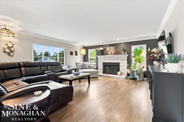 35435 St Clair Drive, New Baltimore, MI 48047