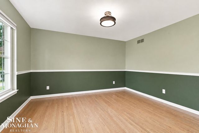 35435 St Clair Drive, New Baltimore, MI 48047