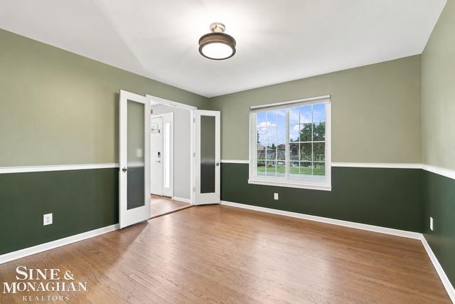 35435 St Clair Drive, New Baltimore, MI 48047