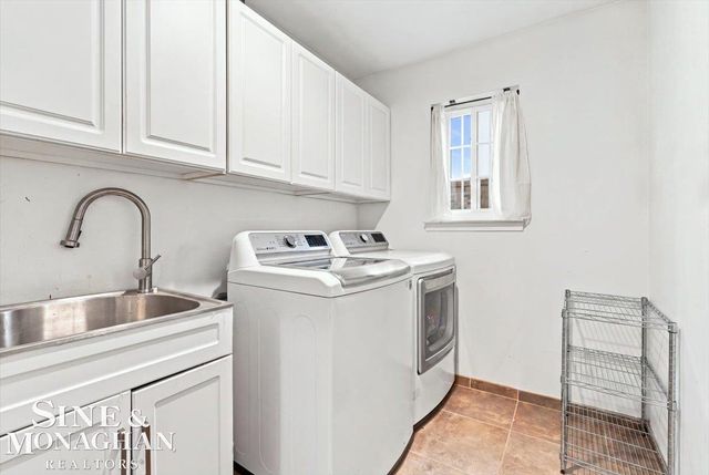 35435 St Clair Drive, New Baltimore, MI 48047