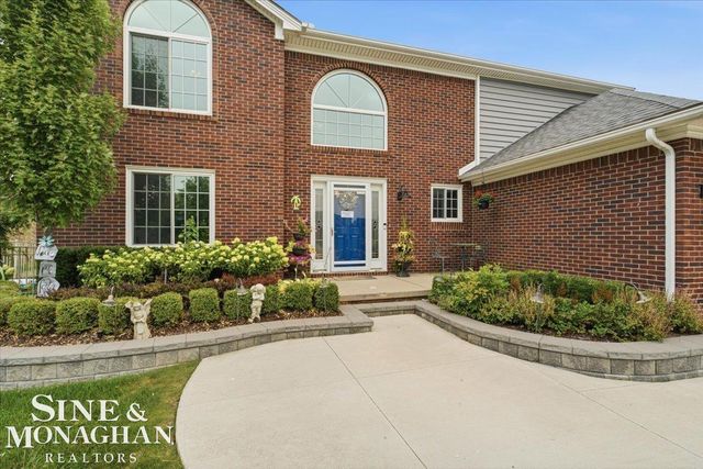 35435 St Clair Drive, New Baltimore, MI 48047