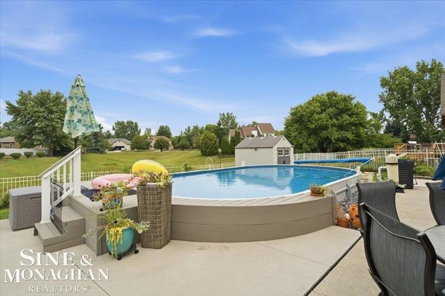 35435 St Clair Drive, New Baltimore, MI 48047