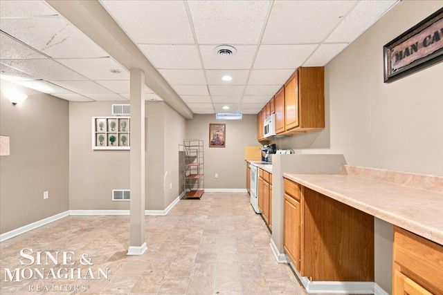 35435 St Clair Drive, New Baltimore, MI 48047