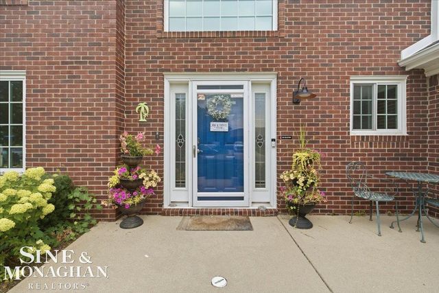 35435 St Clair Drive, New Baltimore, MI 48047