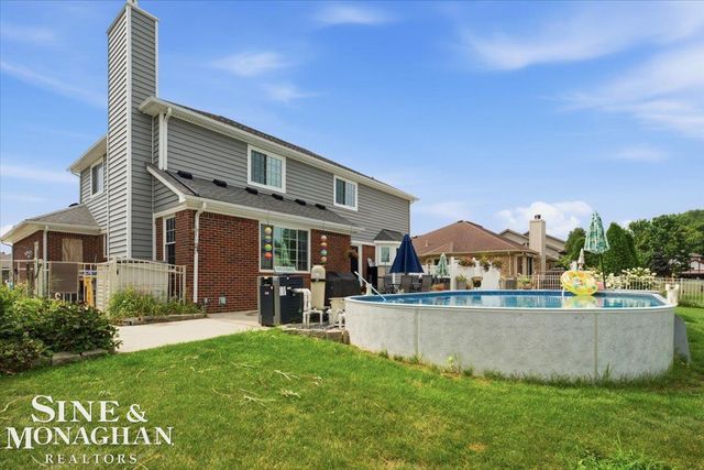 35435 St Clair Drive, New Baltimore, MI 48047
