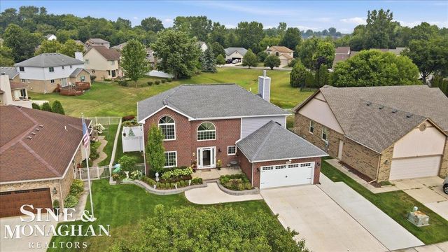 35435 St Clair Drive, New Baltimore, MI 48047