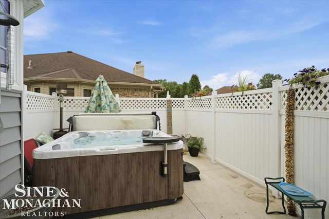 35435 St Clair Drive, New Baltimore, MI 48047
