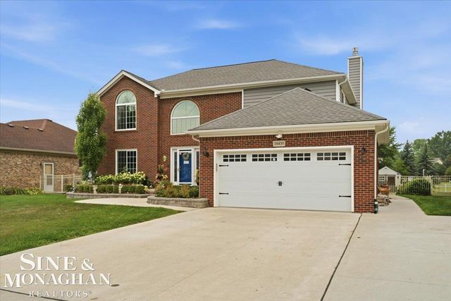 35435 St Clair Drive, New Baltimore, MI 48047