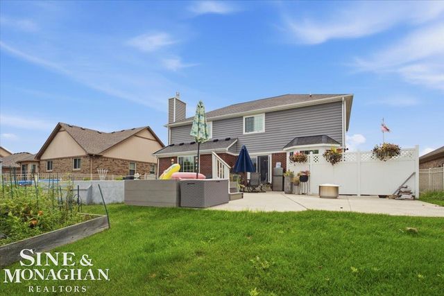 35435 St Clair Drive, New Baltimore, MI 48047