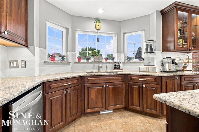 35435 St Clair Drive, New Baltimore, MI 48047
