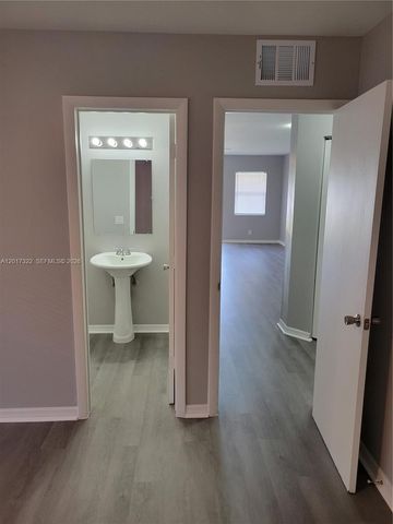 1414 NW 8th Ave 1, Fort Lauderdale, FL 33311