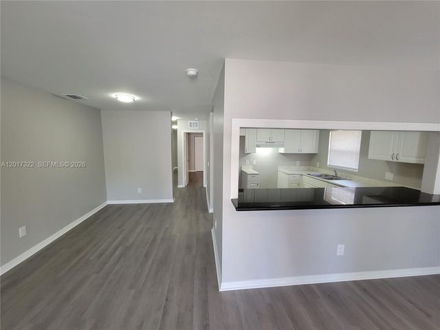 1414 NW 8th Ave 1, Fort Lauderdale, FL 33311
