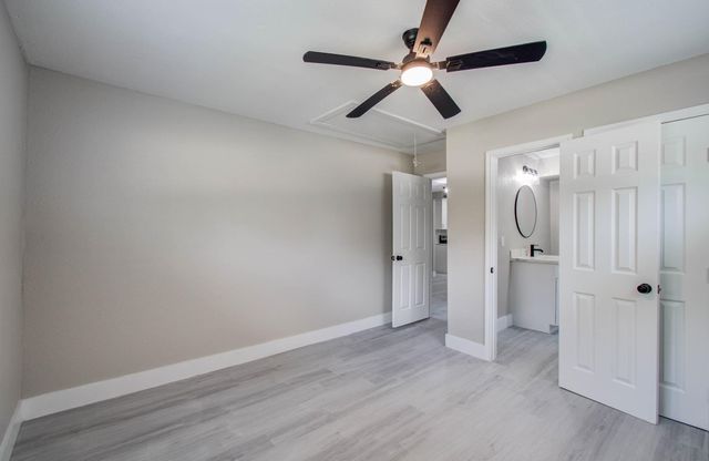 1007 San Jacinto Street, Highlands, TX 77562
