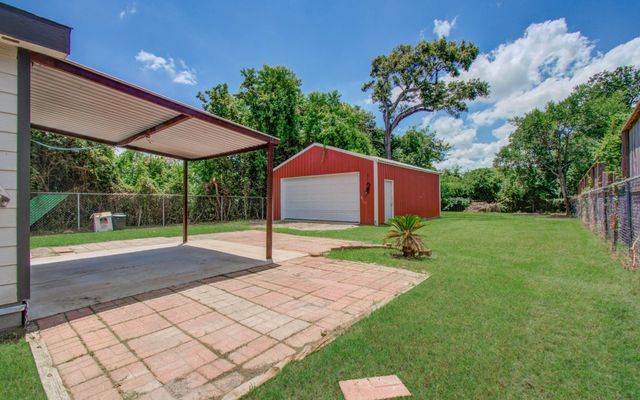 1007 San Jacinto Street, Highlands, TX 77562